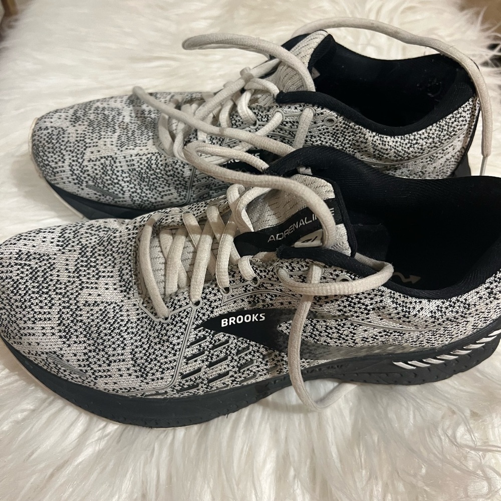 Brooks Adrenaline GTS 21